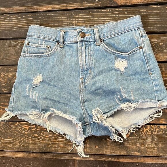 BDG Girlfriend High Rise Distressed Denim Short 27W - Picture 4 of 8